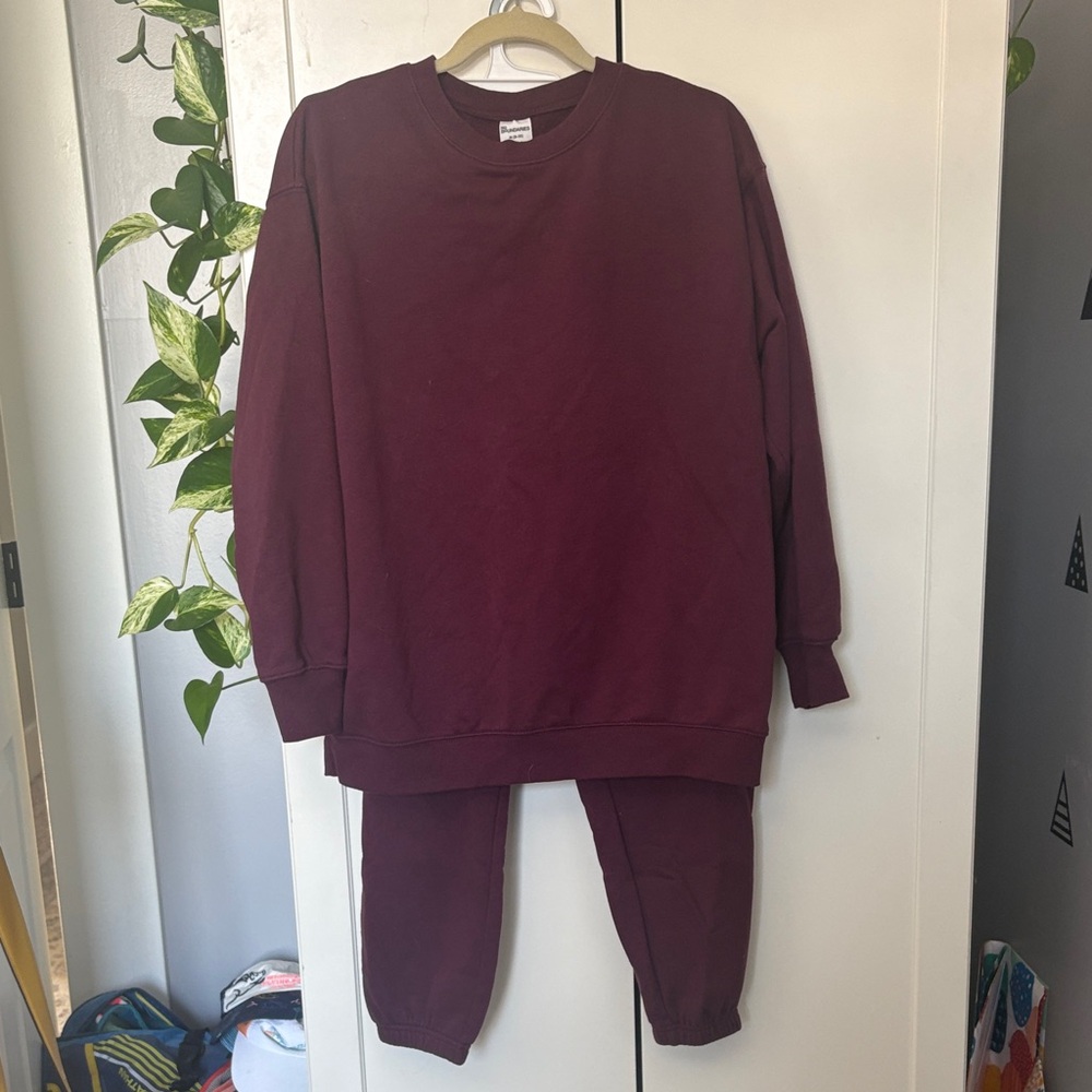 No Boundaries Burgundy Sweatshirt and Joggers Set